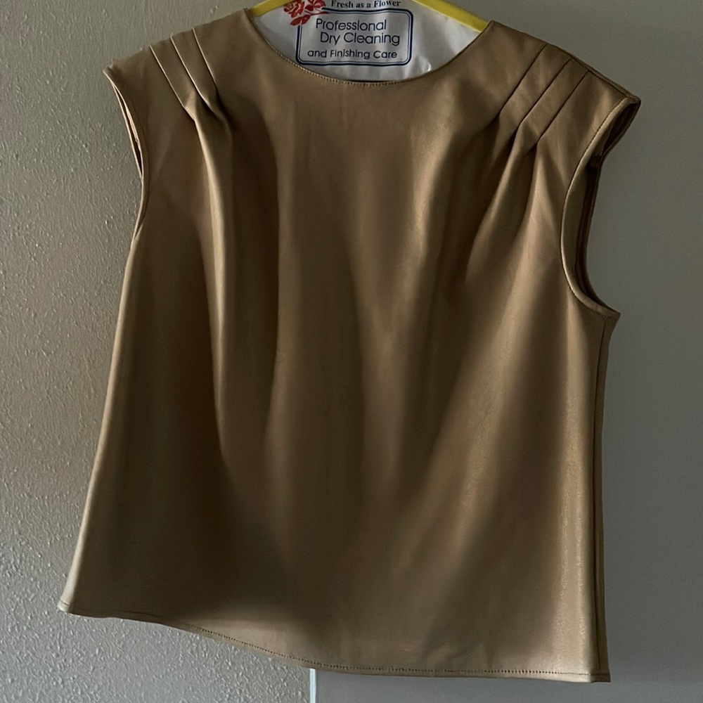 Marc New York polyurethane top